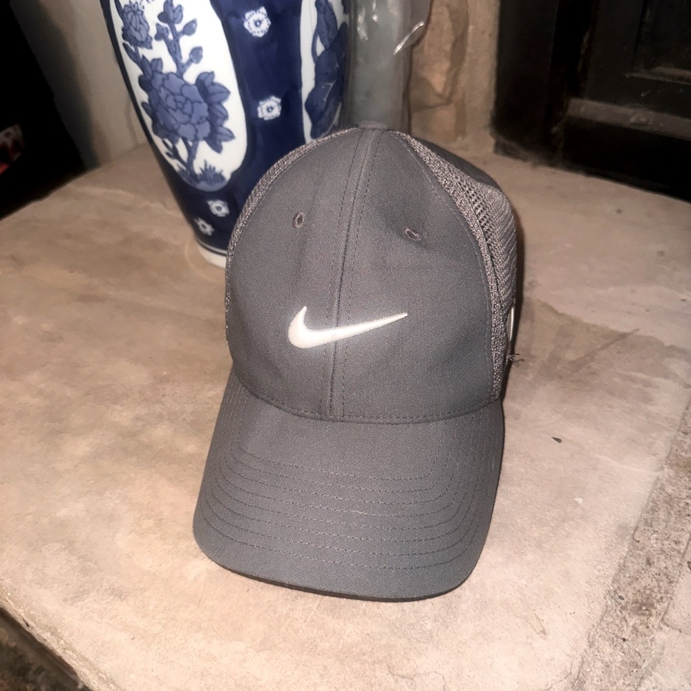 NIKE VAPOR RZN GREY HAT